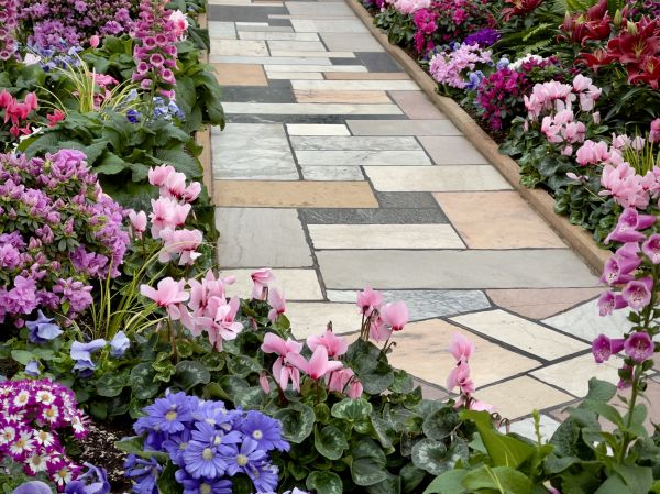 Cost of Garden Path Installation in Sanford